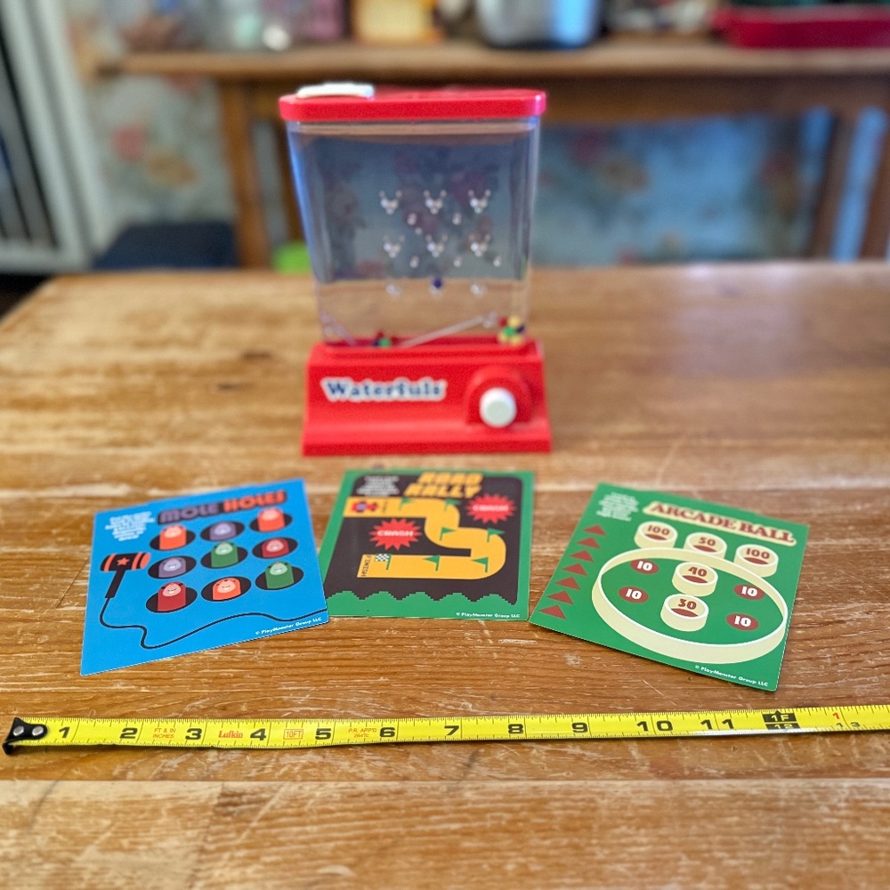 PlayMonster Waterfuls Retro Handheld Water Game Arcade Insert Cards Red Toy